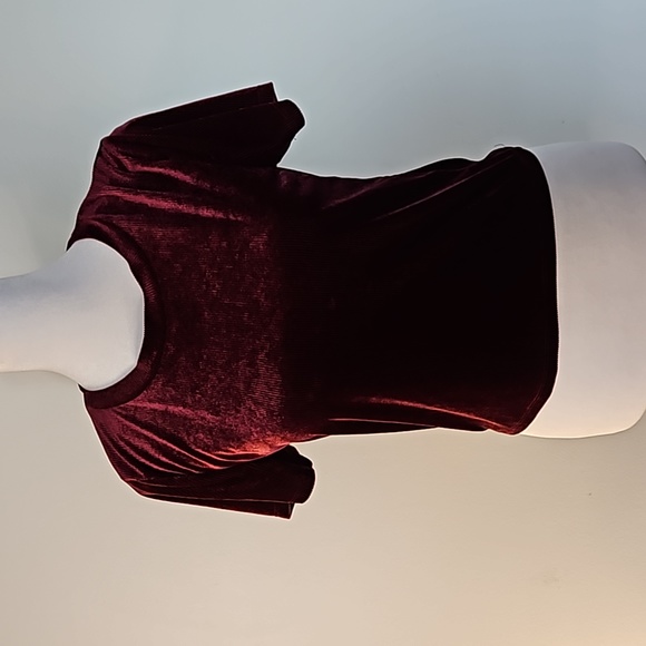 Forever21 Red Velvet Comfortable T-shirt Size Small - Picture 8 of 10